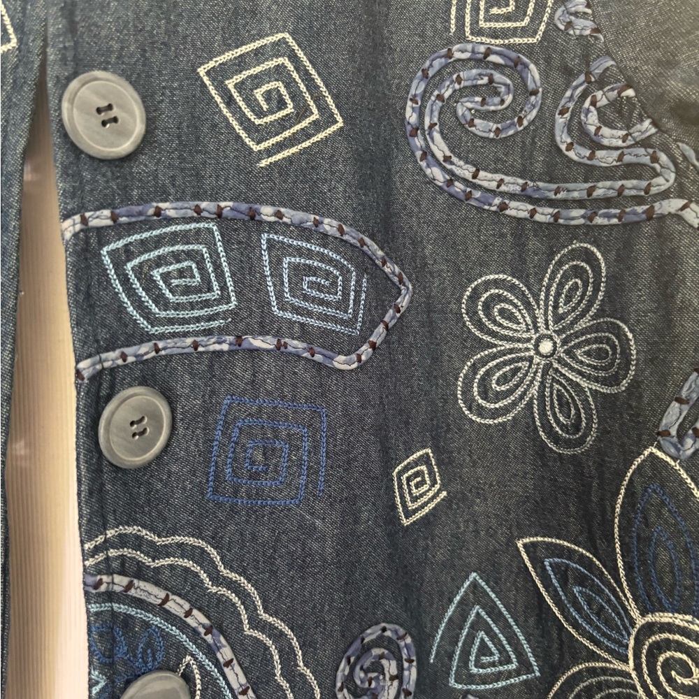 Vintage Blue Embroidered denim Jacket 100%cotton petite medium: Cottage core - Picture 3 of 5